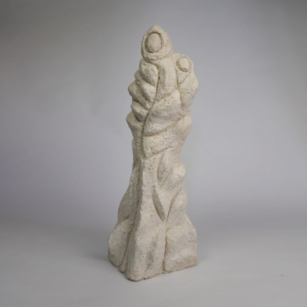 Sculpture en stuc “Vierge à l’enfant”. Pièce unique signée Bella Hunt & DDC